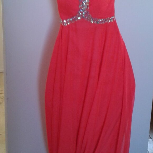 GRAD/PROM FORMAL DRESS NEW - Picture 9 of 10